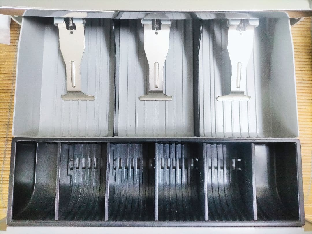 カシオレジスター　TE-M80　中古品　人気機種感熱紙　送料無料　560933