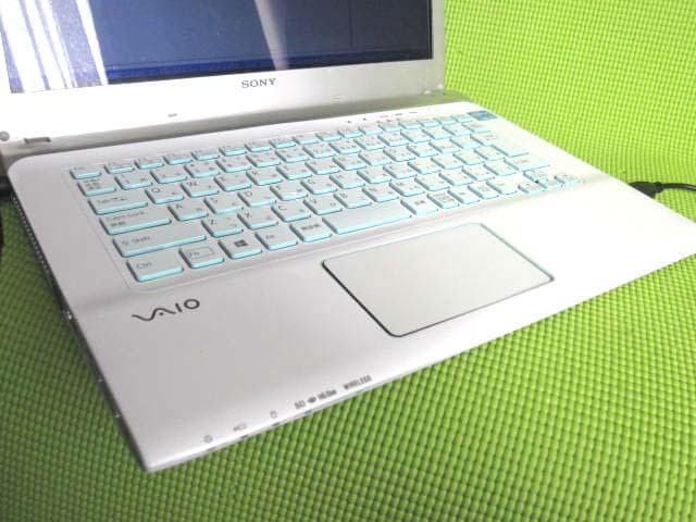 ♪おしゃれなホワイト　SONY VAIO ノートパソコン状態 綺麗です♪