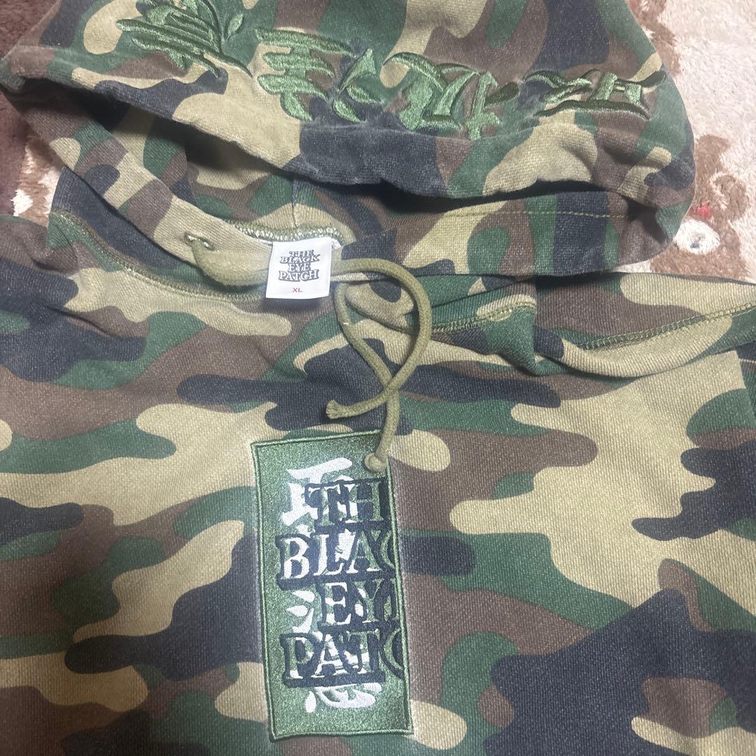 迷彩柄 THEBlackEYEPatchパーカー
