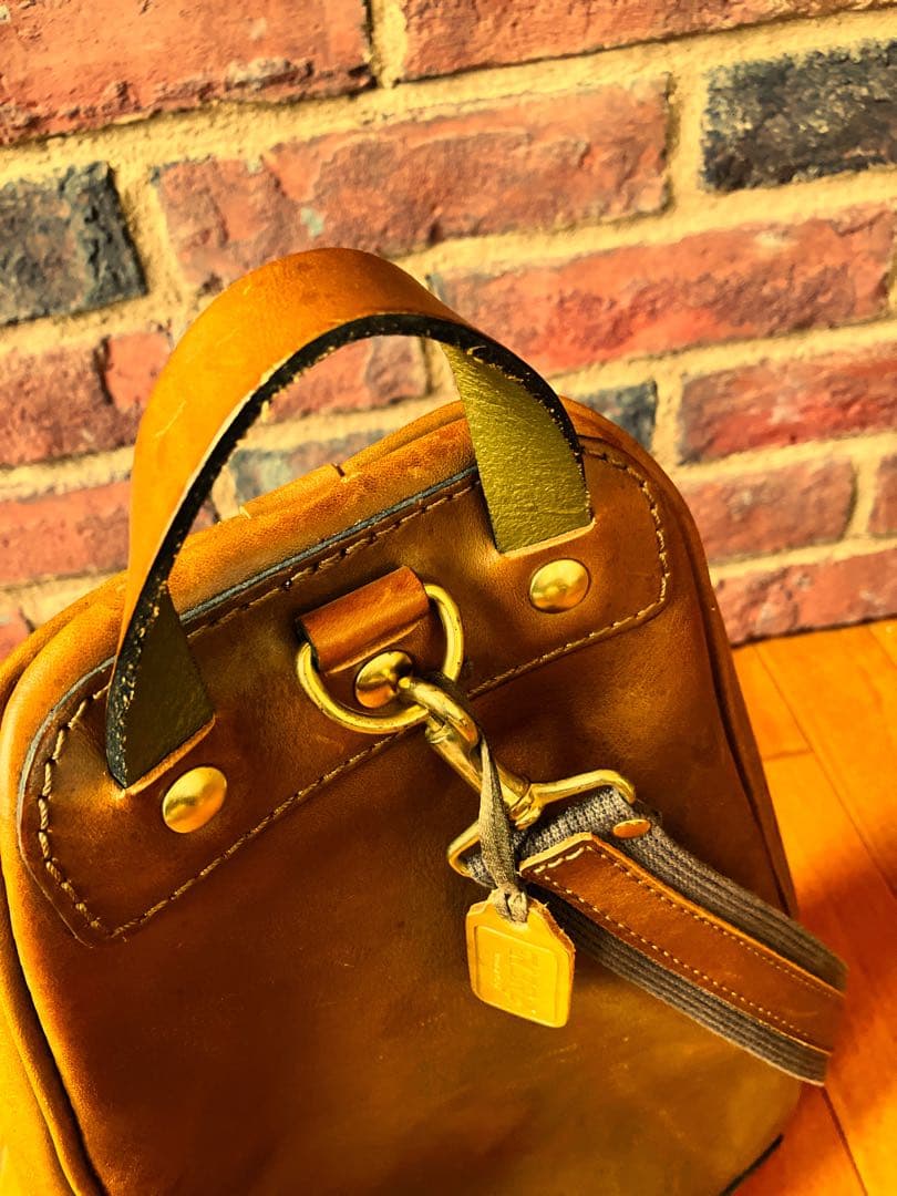 HERZ ヘルツ トリプルファスナーボディバッグ F3