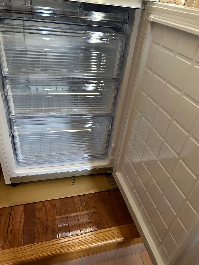 SHARP 冷蔵庫　SJ-PD28H 単身赴任に最適　280L