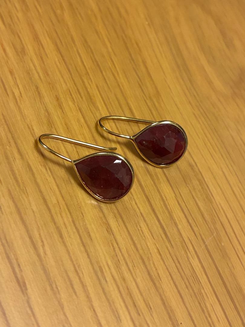 La soeur ルビーピアス