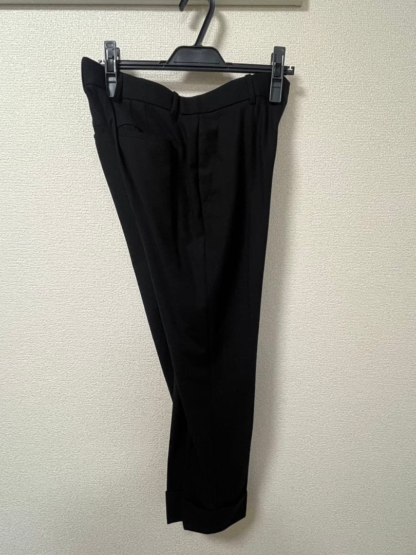 theory／ブラックパンツスーツ