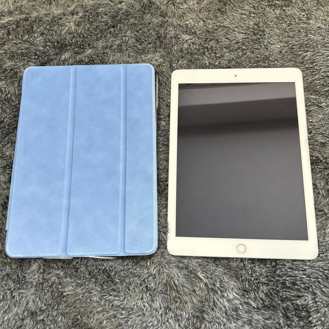 iPad 第5世代 9.7 Wi-Fi + Cellular 32GB カバー付