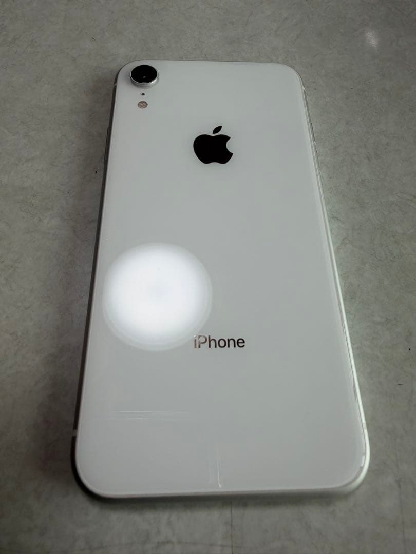 Apple iPhone XR ホワイト 本体　ジャンク品
