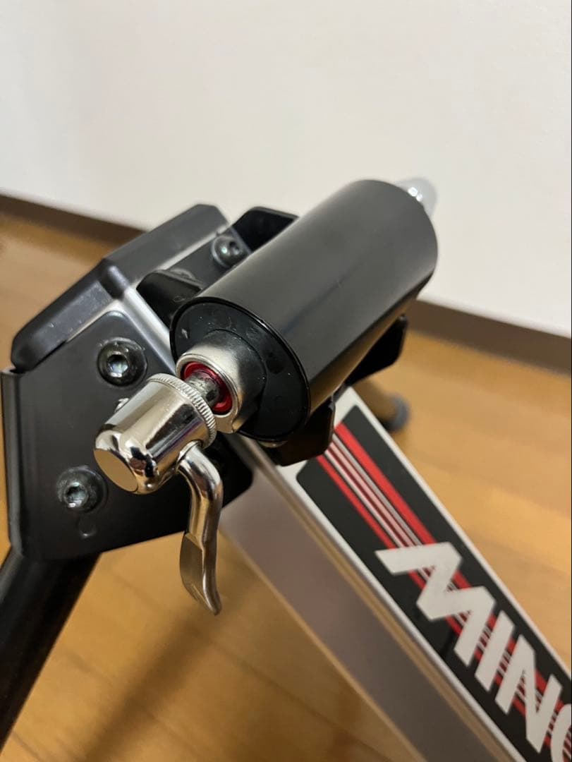 【美品】ミノウラ FG220 ハイブリッドローラー（スルーアクスル対応）