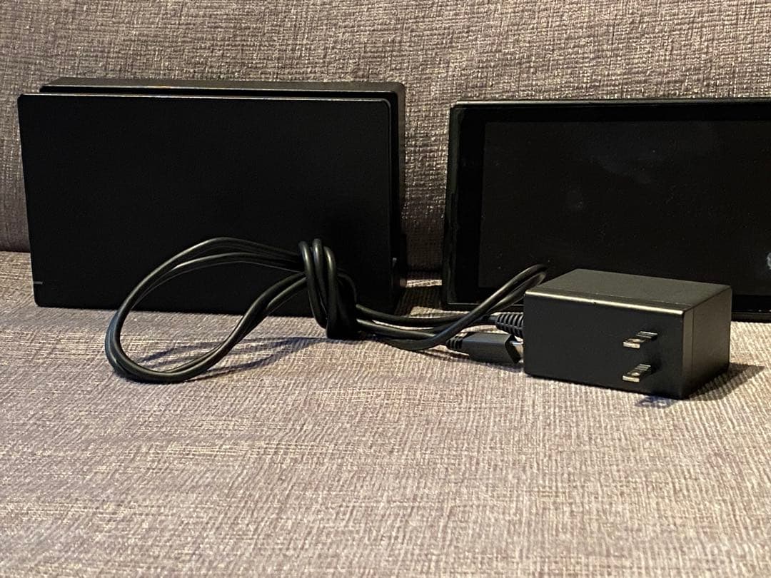 Nintendo Switch 本体 初期型 充電器付き、ケース付き