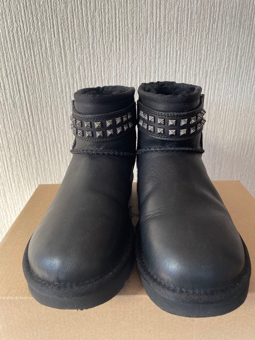 UGG ネバデコスタッズ　レザームートンブーツ　ブラック5