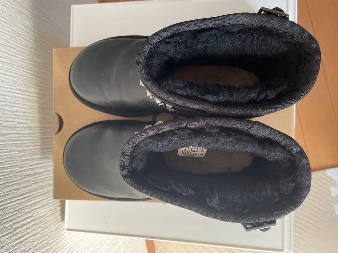 UGG ネバデコスタッズ　レザームートンブーツ　ブラック5