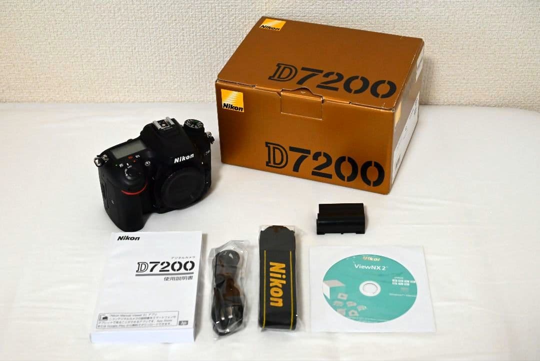シャッター数9451回 Nikon D7200 ボディのみ APS-C一眼