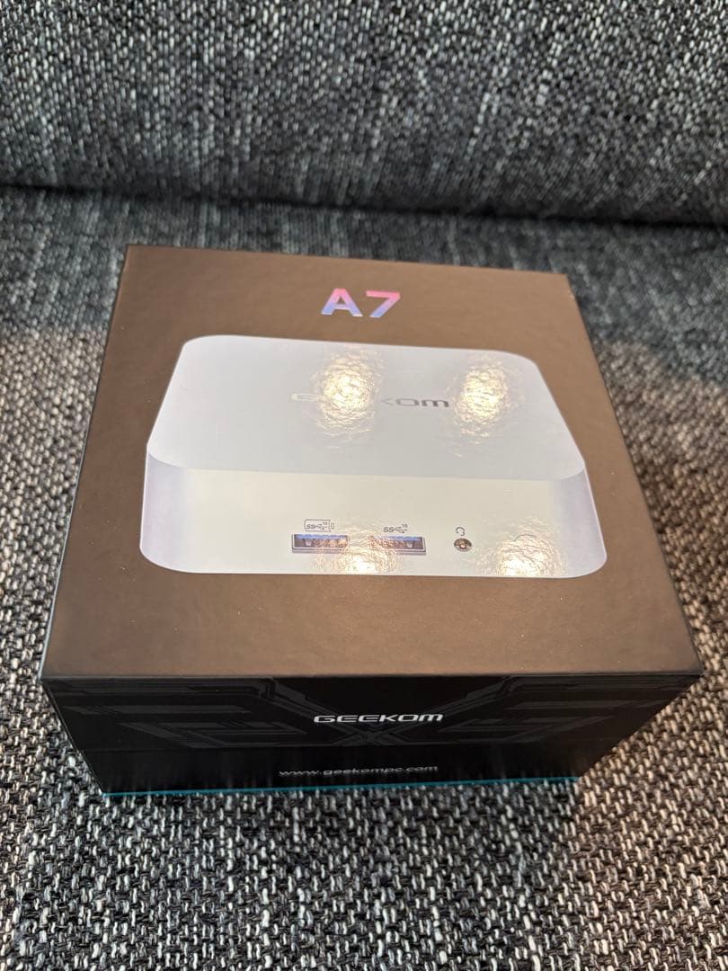 ミニPC GEEKOM A7 Ryzen 9 7940HS 2TBSSD miniPC