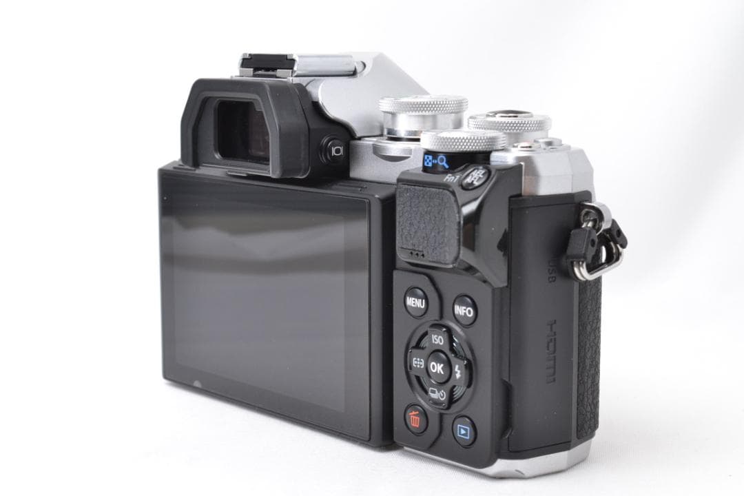 ■ 美品 ■ オリンパス　OM-D E-M10 MarkⅢ ボディ 元箱付