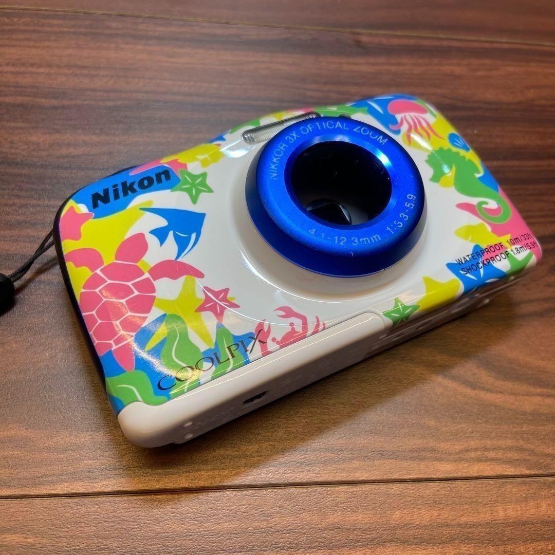 Nikon coolpix W100 デジカメ 2717