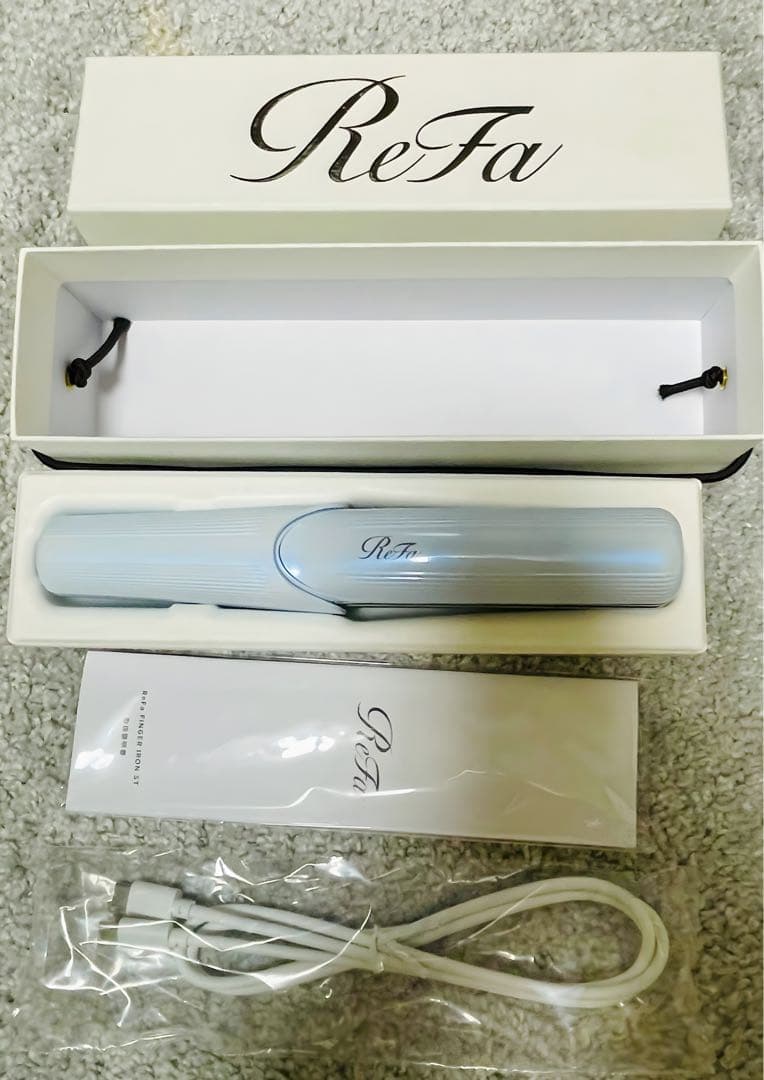 ほぼ未使用　ReFa ストレートヘアアイロン ホワイト 充電ケーブル付き