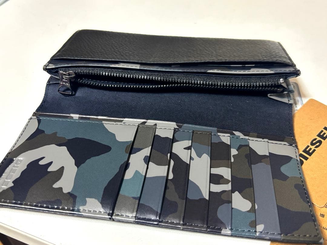 未使用　新品DIESEL レザー長財布　黒　迷彩柄