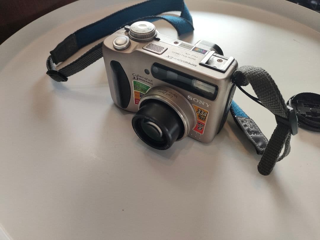 SONY Cyber-shot DSC-S75 本体のみ　電源入ります。