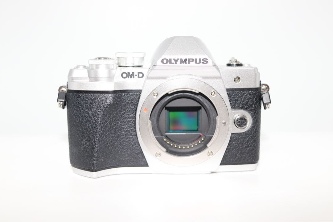☆美品【OLYMPUS】OM-D E-M10 MarkIII + 14-42mm