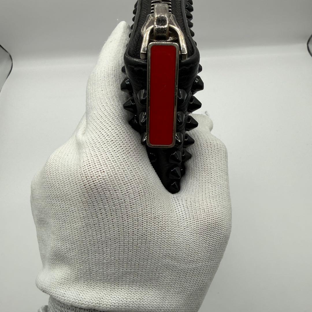 【人気】ルブタン 長財布 パネトーネ ラウンドジップ　ブラック　レザー