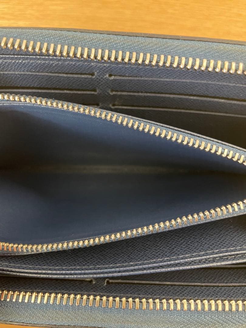 ルイヴィトン エピ ジッピーウォレット ブルー 長財布 青