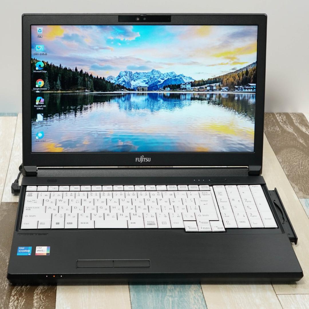 超高速大容量ＳＳＤ５１２ＧＢ搭載✨美品の２０２４年製✨１２世代ｉ５に大容量メモリ