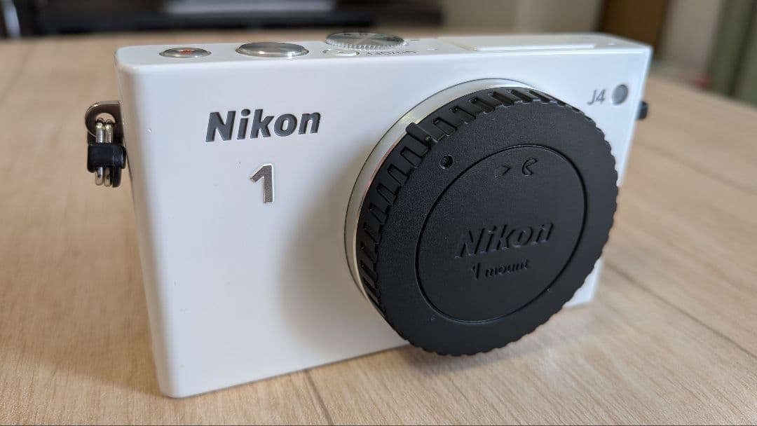 Nikon 1 J4 ホワイト 標準パワーズームレンズキット