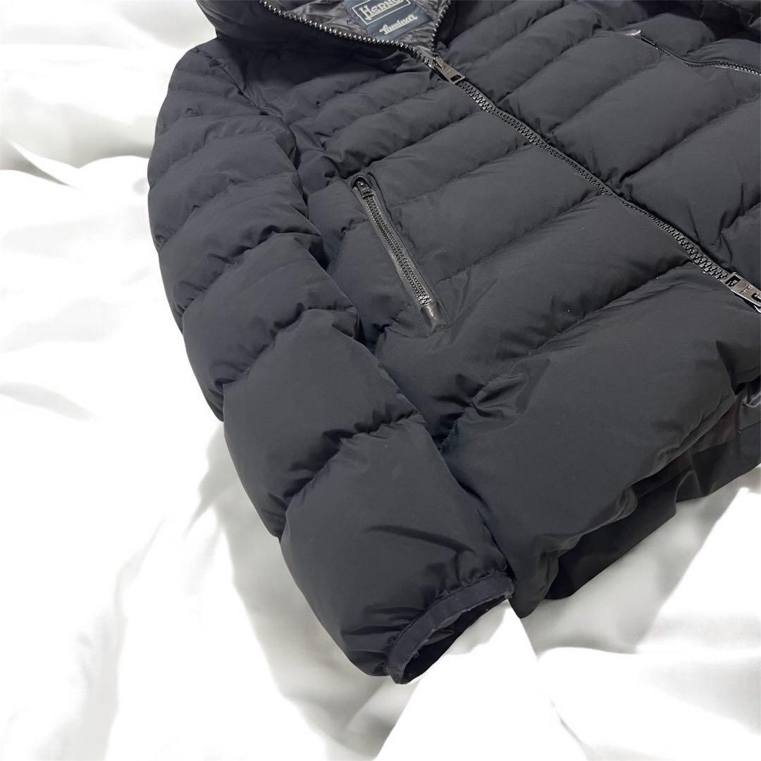 【極美品】 ヘルノ ラミナー ウィンドストッパー ダウンジャケット 42 黒