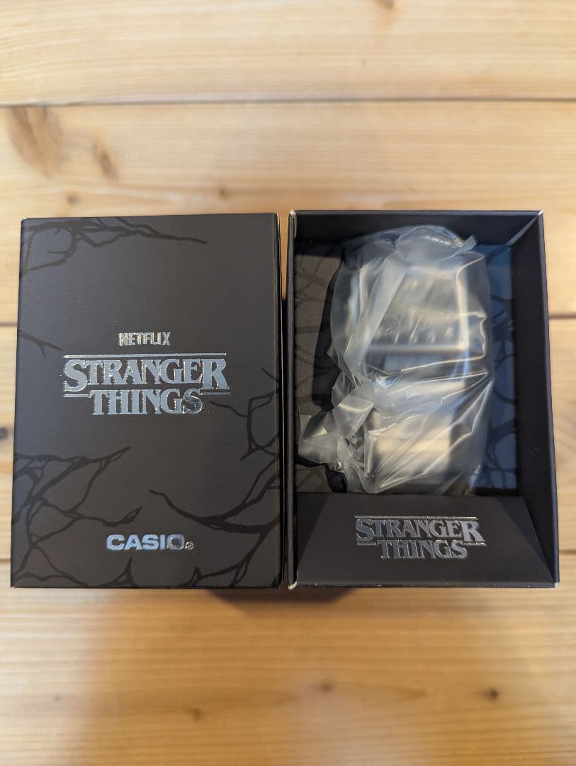 時計 CASIO STRANGER THINGS AQ-800EST-1AJR