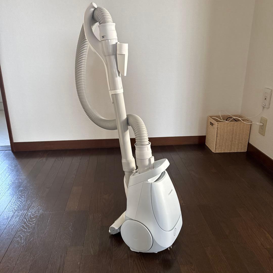 Panasonic紙パック式掃除機 ホワイト【純正紙パック付き】
