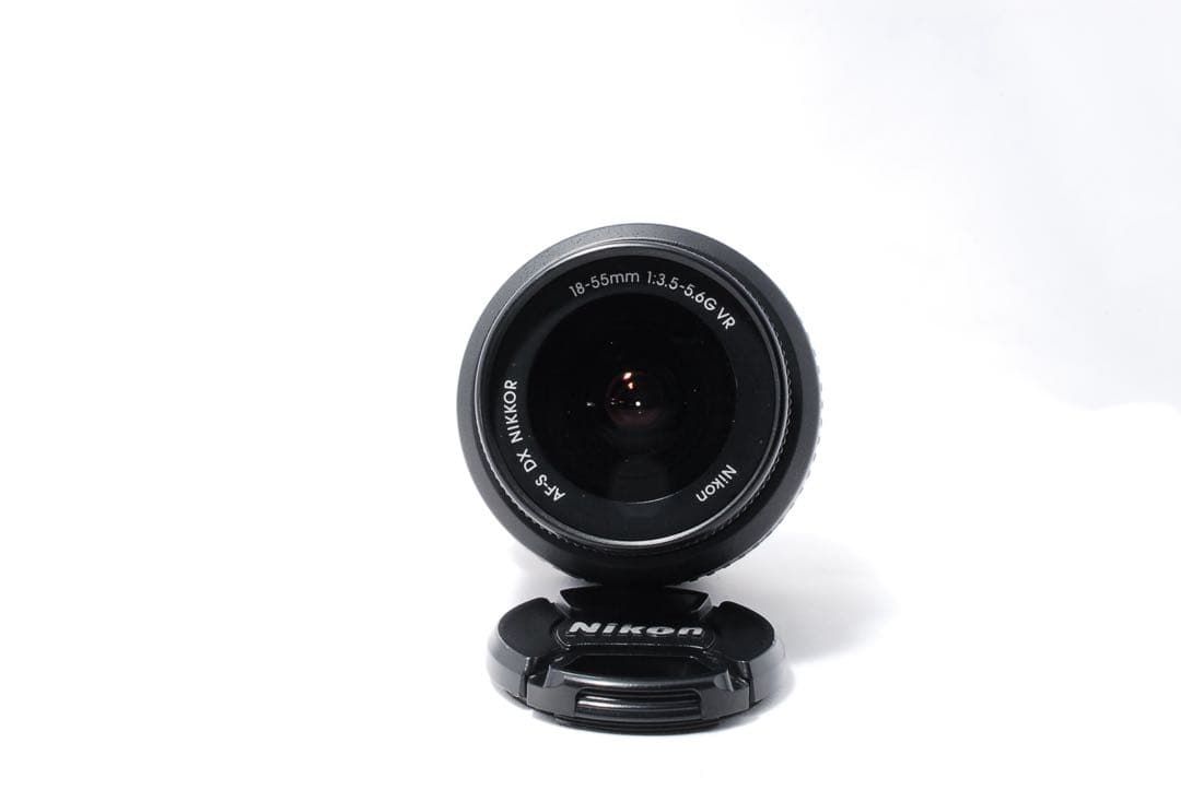 持ち歩き楽々❤️Nikon D3000❤️軽量ボディ✨一眼レフカメラ