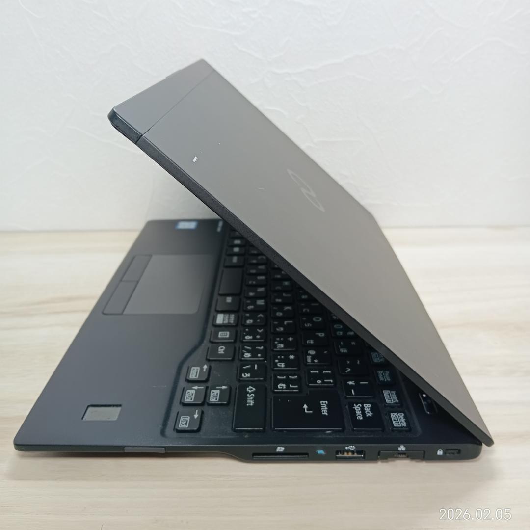 【超軽量】　【持ち運びに便利】　LIFEBOOK　U939/B