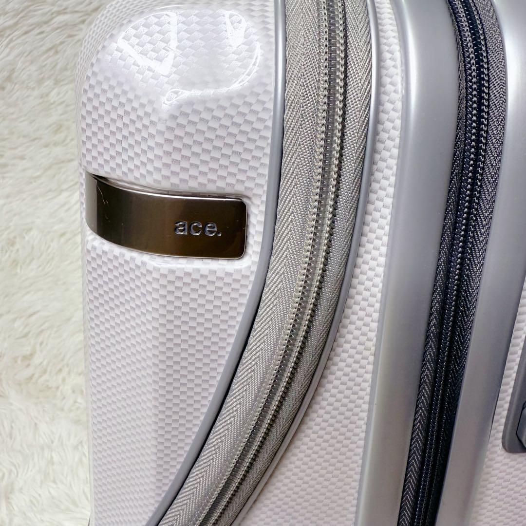 ace. スーツケース パリセイド　35L ホワイトカーボン　TSAロック