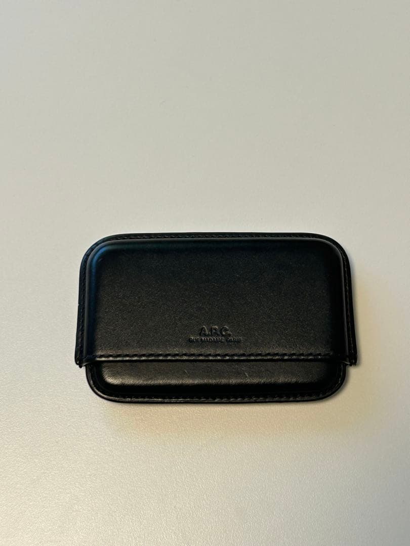 A.P.C. アーペーセー黒レザー名刺入れ(カードケース)