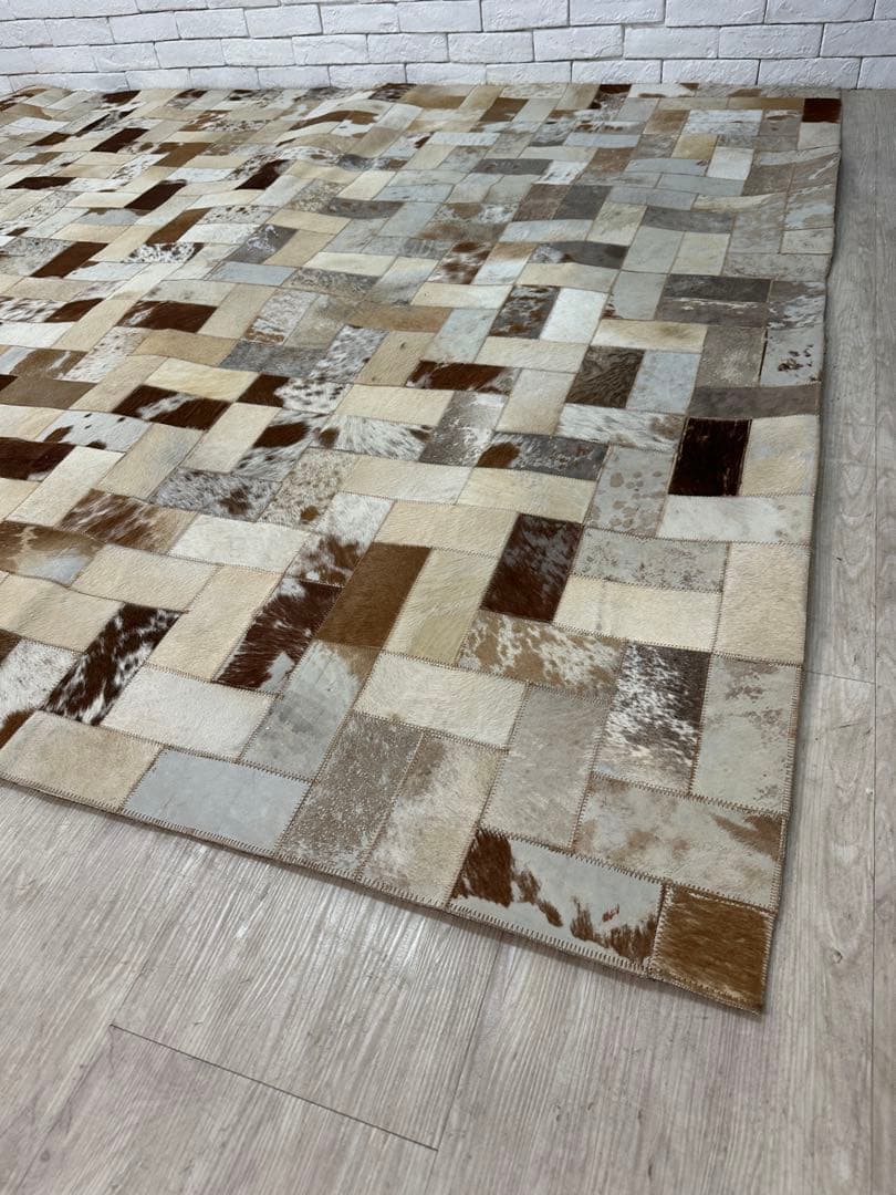 【東京都内23区配送無料】定価8万円　牛革　ラグ　カーペット　パッチワーク　絨毯