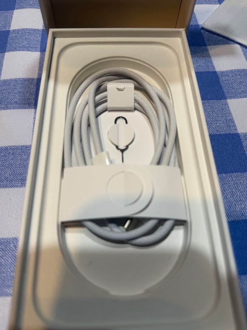 Apple iPhone 16pro ホワイトチタニウム 1TB