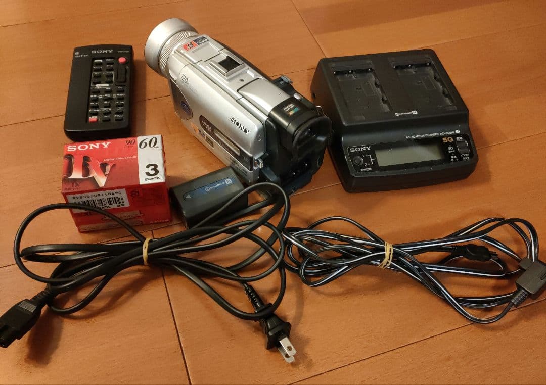 SONY ハンディカム　miniDV　DCR-TRV50　動作品　新品DVテープ