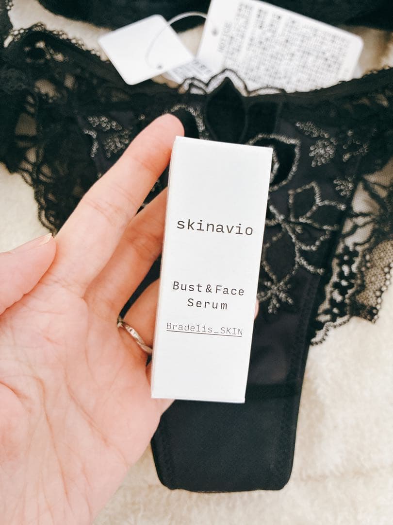 ブラデリス　今季新作　ブラ&ショーツ　E65 M 未使用　バスト美容液