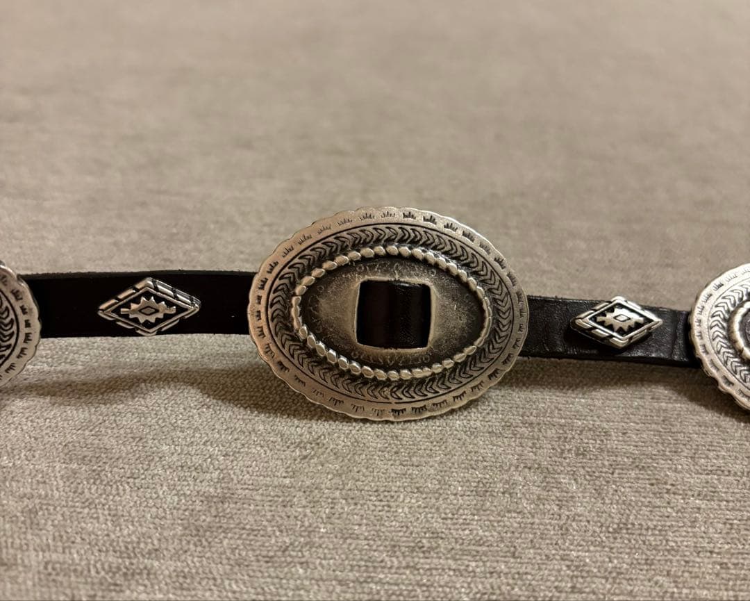 試着のみ★ウィムガゼット Puntovita コンチョ細ベルト レザー ブラウン