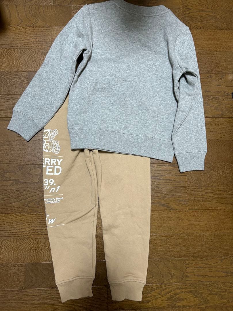 美品★バーバリー★スウェットパンツ8Y