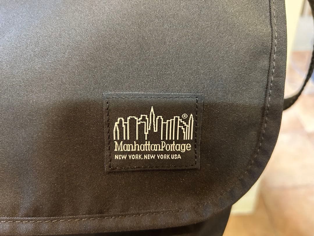 バッグ manhattan portageBLACK MESSENGER BAG (S)