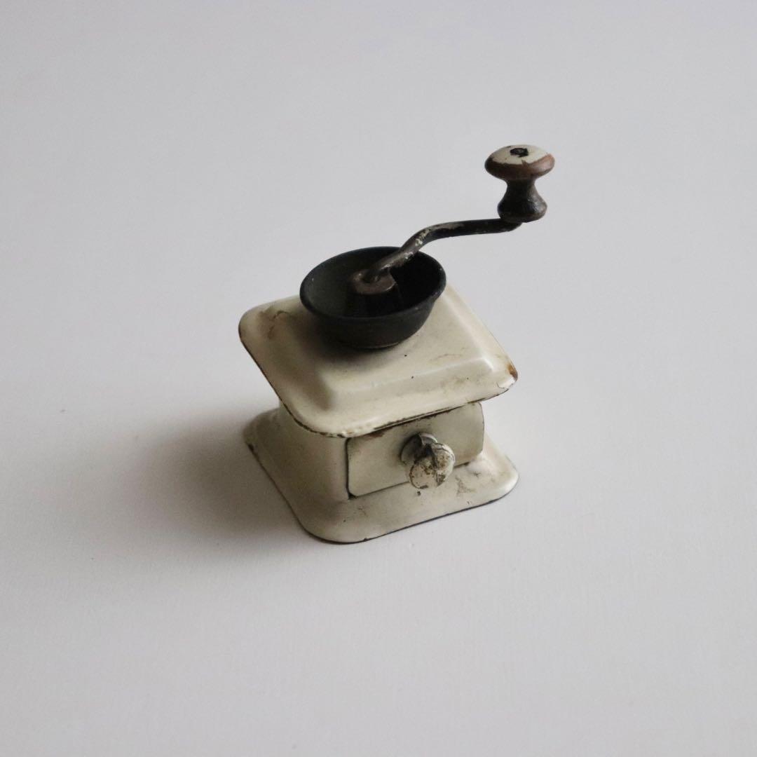 希少　アンティーク　ドールハウス　ミニチュア　コーヒーミル　白