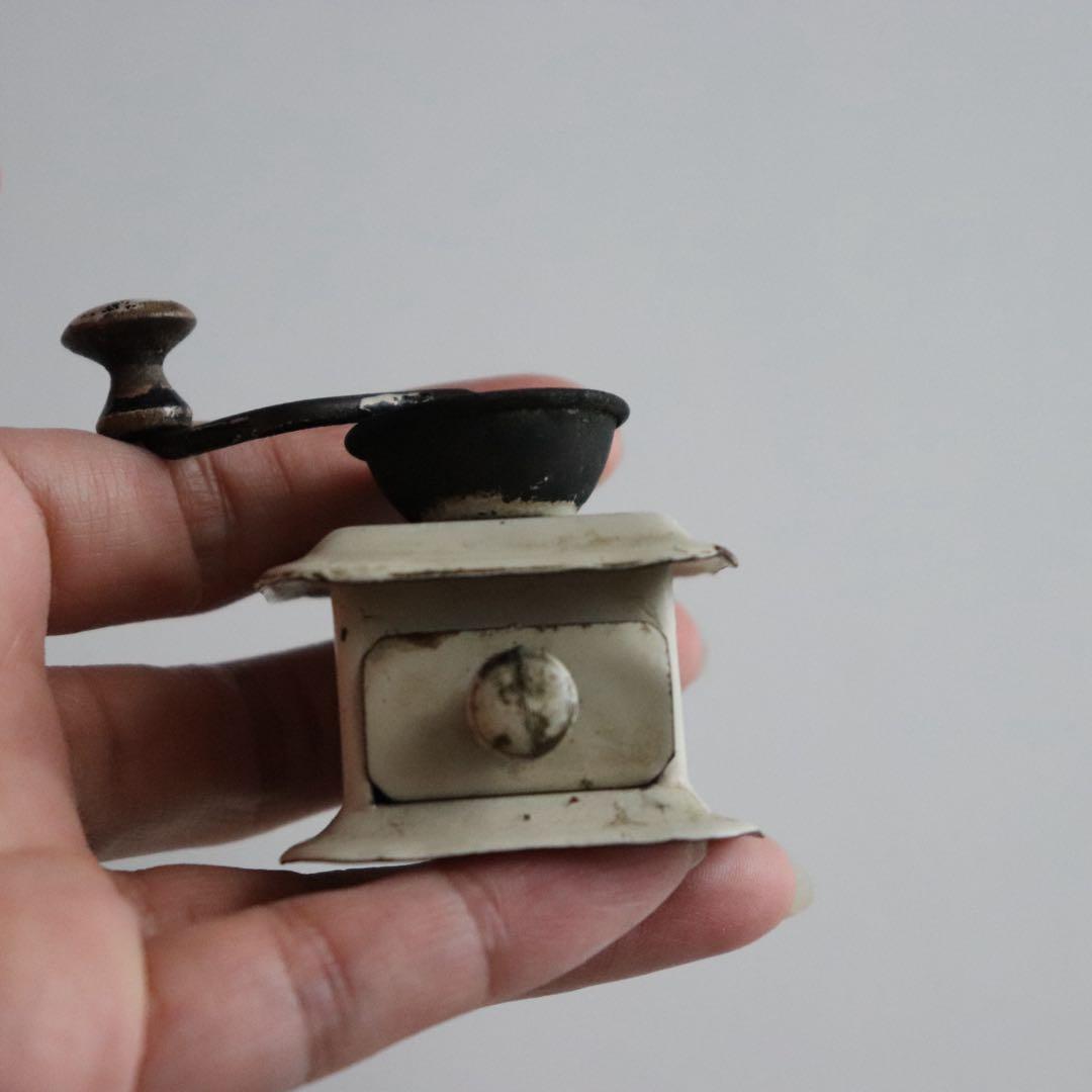 希少　アンティーク　ドールハウス　ミニチュア　コーヒーミル　白