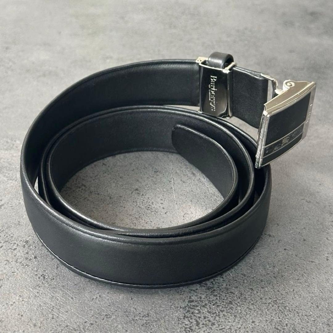 BURBERRY ホールレスベルト　ホースロゴバックル　無段階調整　穴なしベルト