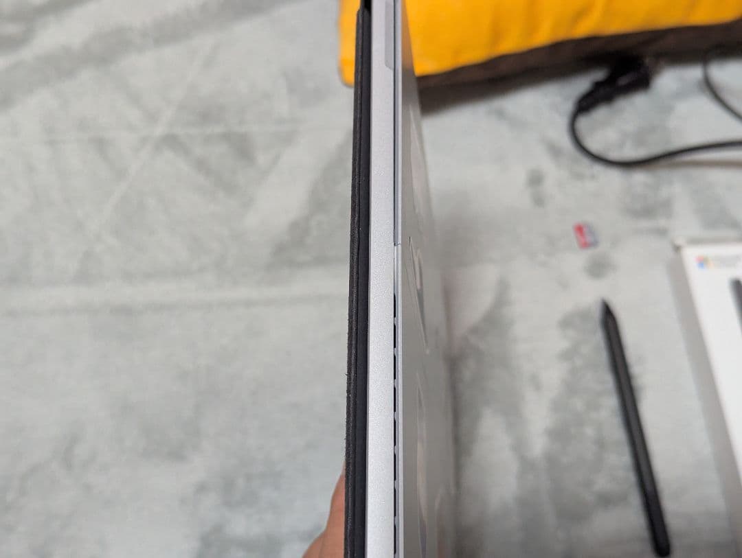 Surface Pro 7 本体 + Surface Pen + キーボード