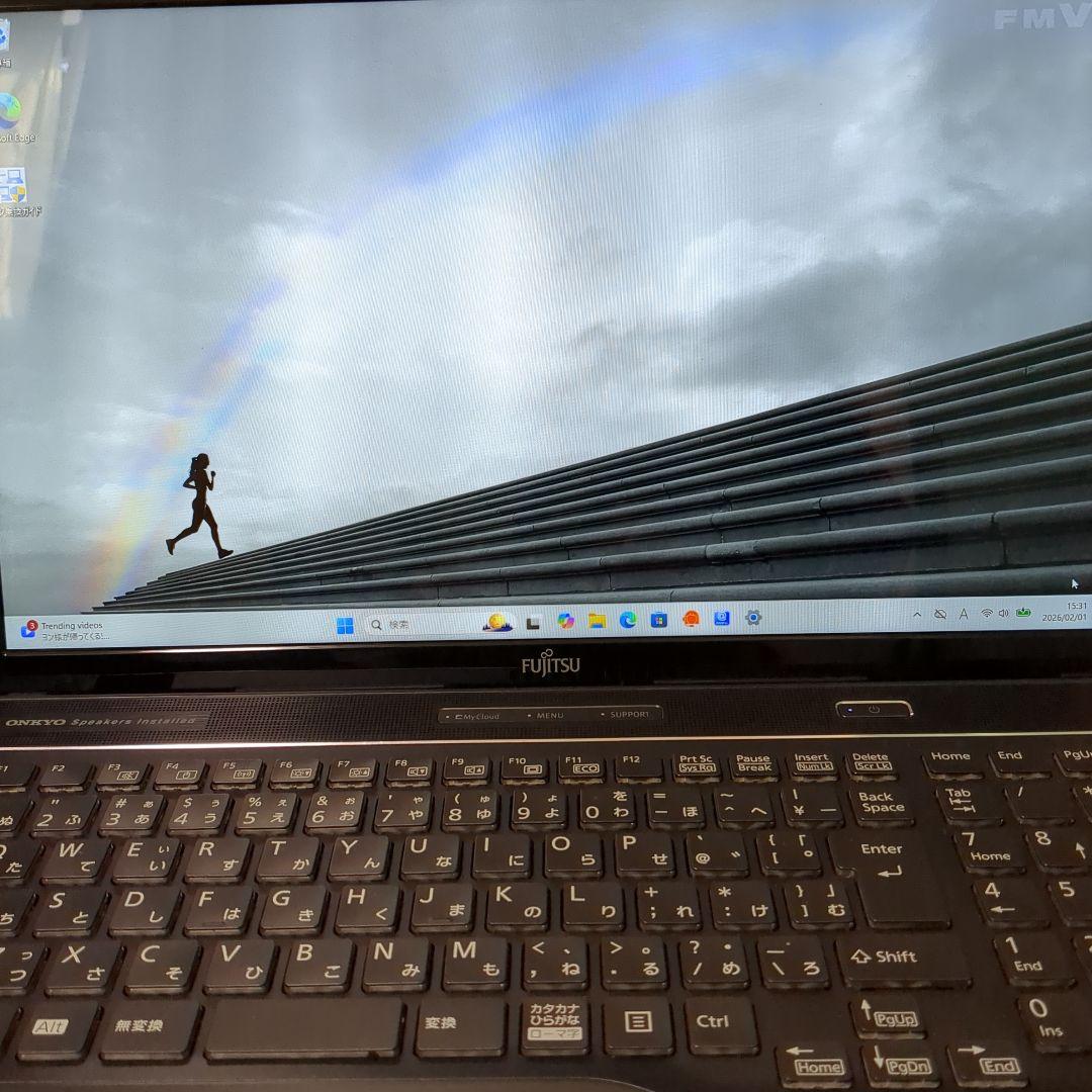 Windowsノート本体 FUJITSU AH77/D1 i7-8565U 8GB SSD128GB