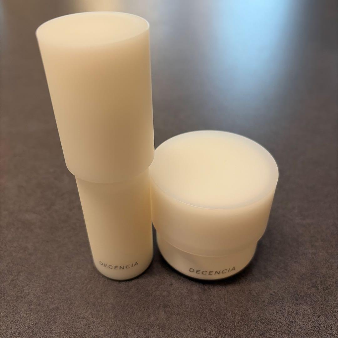 ディセンシア　美容液　クリーム