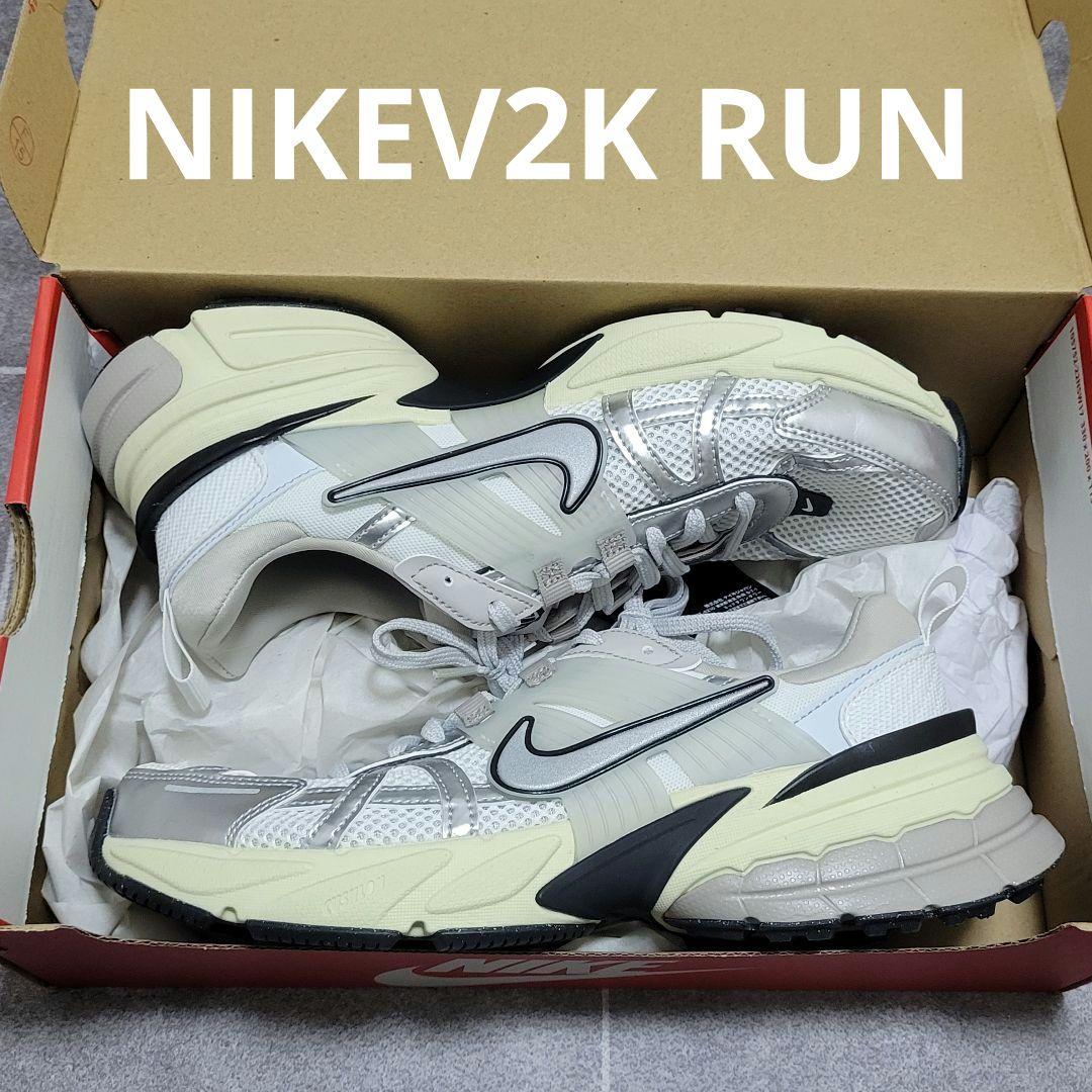 ★Lena様 ナイキ V2K RUN 1.7万 スニーカー シルバー