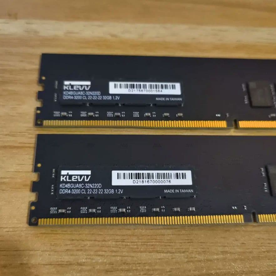 デスクトップ用メモリ　DDR4 3200MHz 64GB（32GBx2枚）
