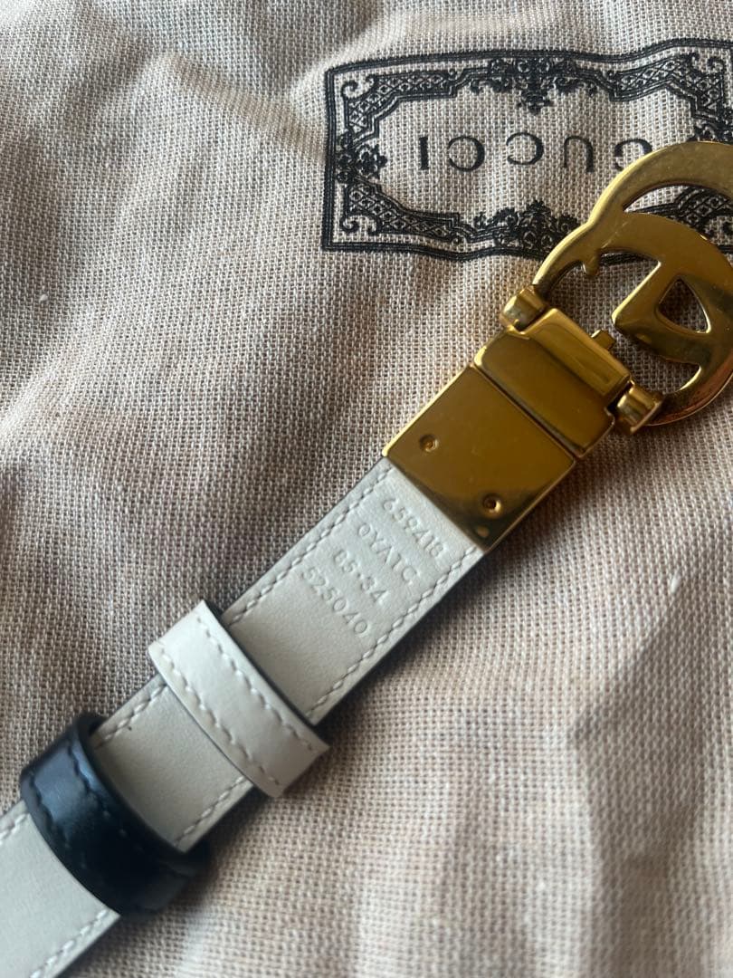 Gucci ダブルGリバーシブル スリムベルト ブラック×ホワイト 85/34