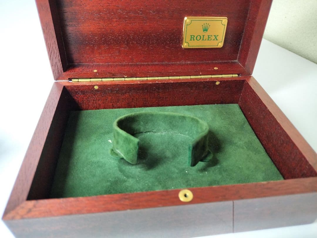ROLEX 高級木製ボックスと希少チェリーニ冊子