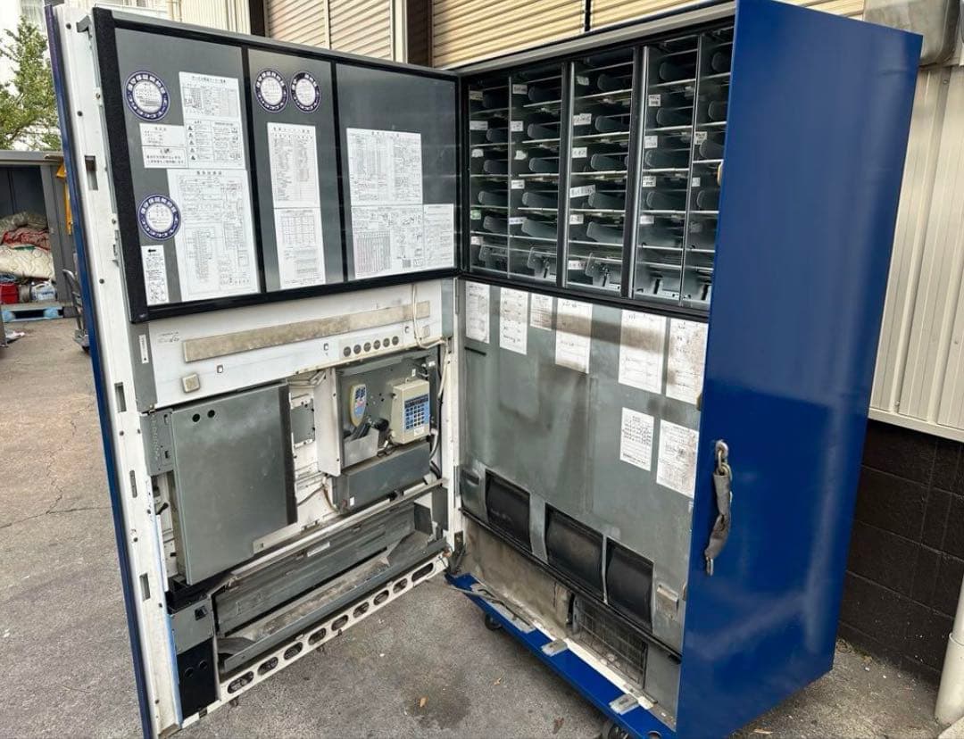 【とむとむ】東芝　自動販売機VF-HVS30STB